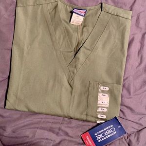 Cherokee unisex scrub top